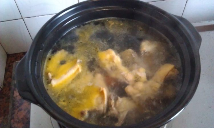 鲜鲍鸡汤步骤5