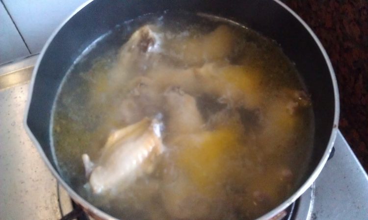 鲜鲍鸡汤步骤4