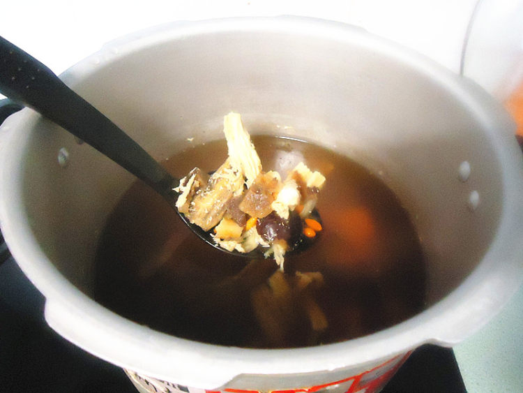 花旗参北芪鸡肉汤步骤8