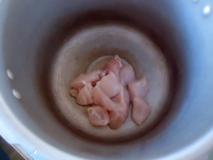 花旗参北芪鸡肉汤步骤4
