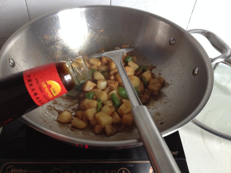 土豆鸡丁步骤9