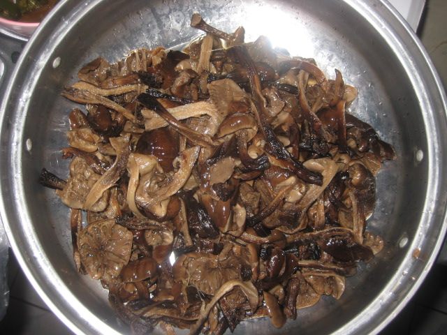 小鸡蘑菇大炖菜步骤3