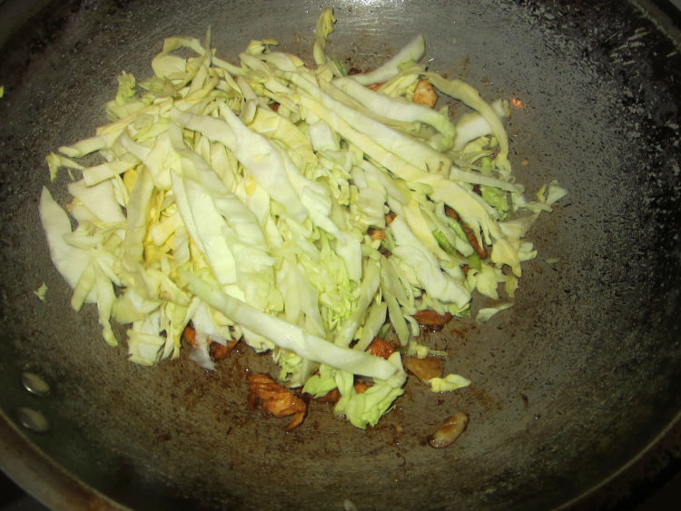 尖椒包菜鸡丝步骤6