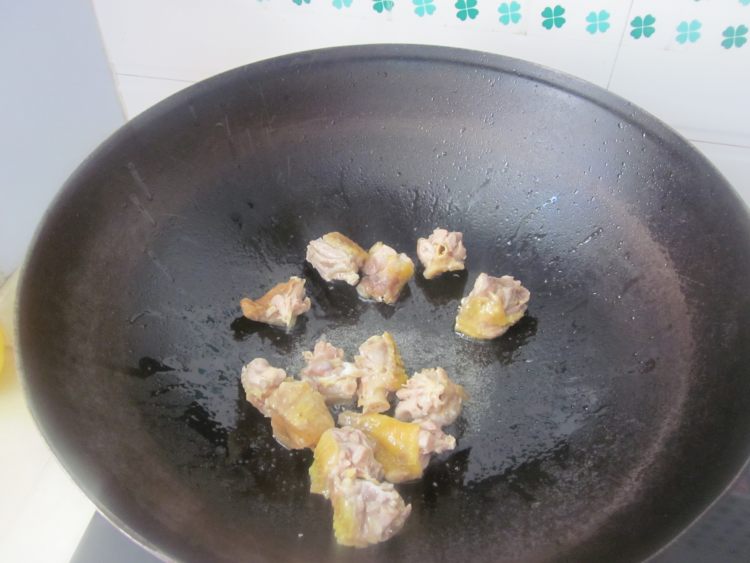 咖喱土豆鸡步骤3