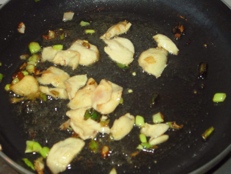 青椒土豆炒鸡片步骤5