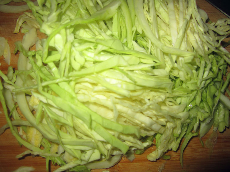 麻辣卷心菜鸡丝步骤1
