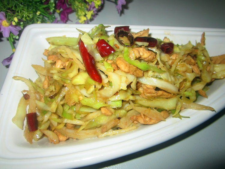 麻辣卷心菜鸡丝步骤10