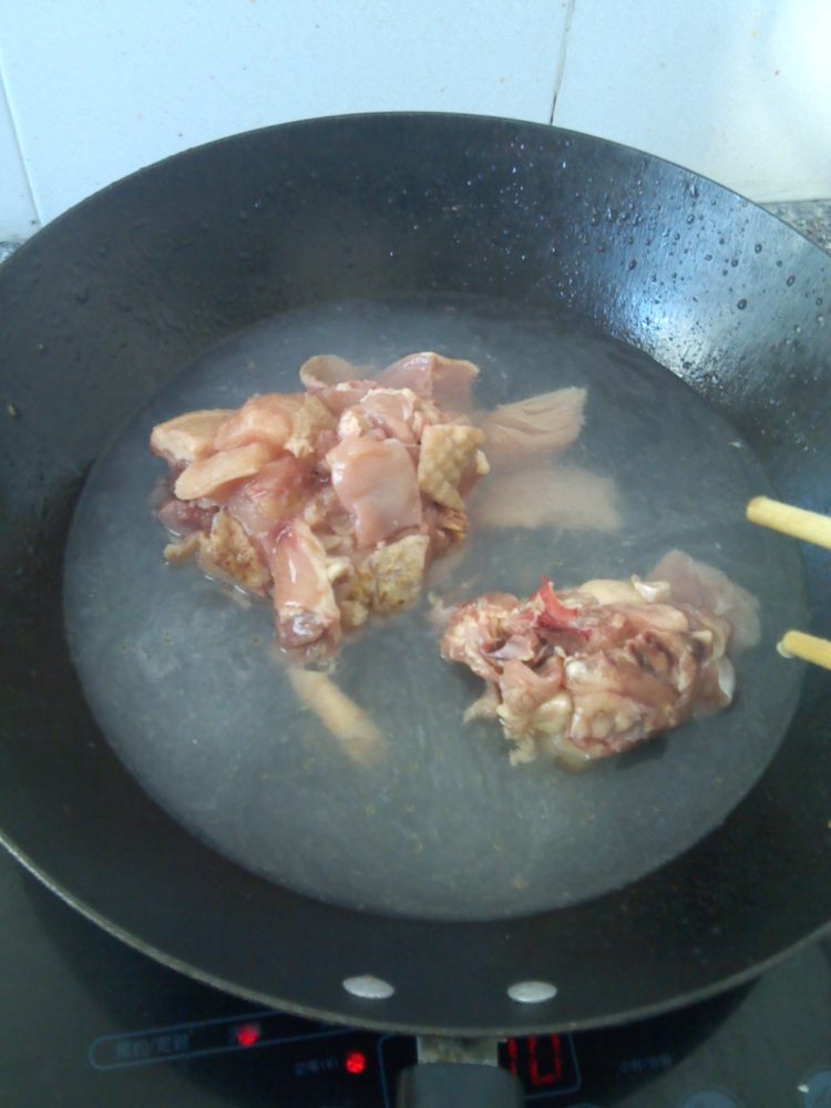 小鸡烧土豆步骤2