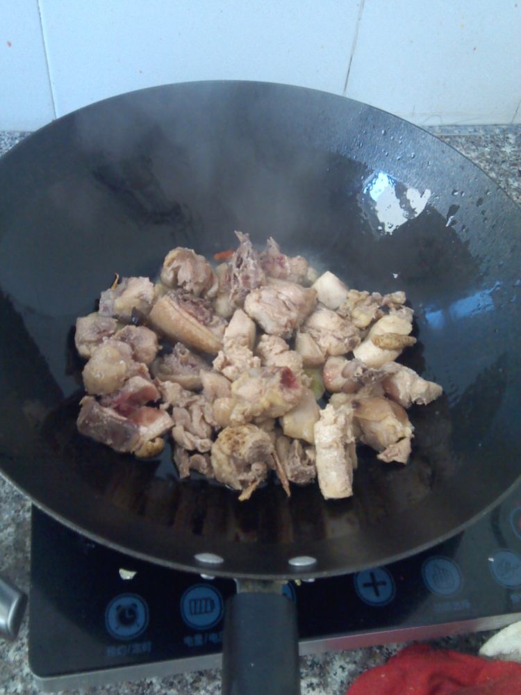 小鸡烧土豆步骤5