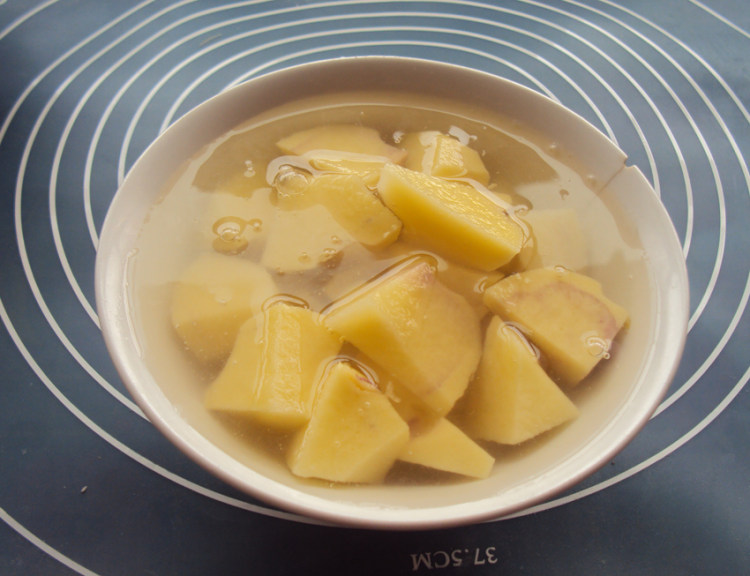 土豆鸡肉烩土豆粉步骤3