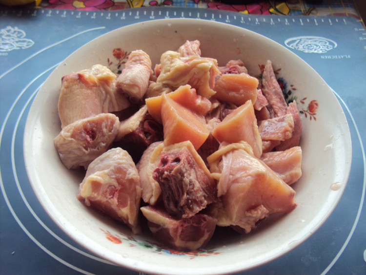 土豆鸡肉烩土豆粉步骤2