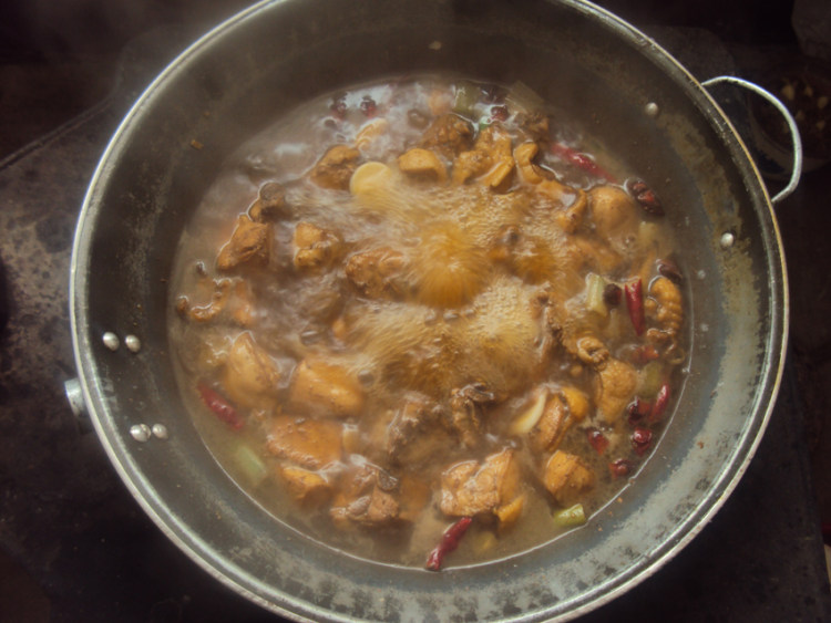土豆鸡肉烩土豆粉步骤11