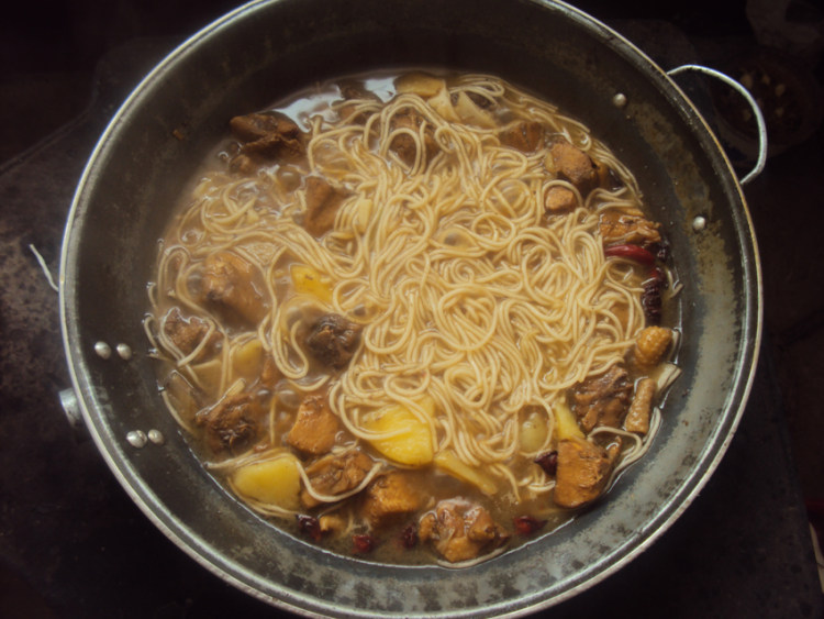 土豆鸡肉烩土豆粉步骤14