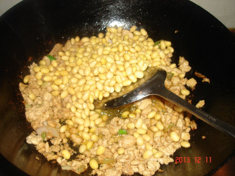 鸡肉炒黄豆步骤10