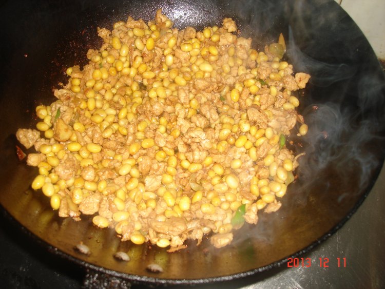 鸡肉炒黄豆步骤12