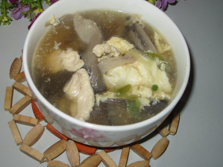 蘑菇鸡丝蛋花汤步骤10