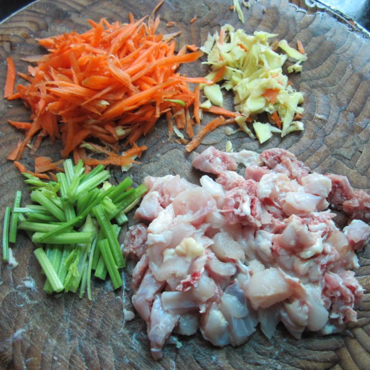 鸡肉胡萝卜丝步骤2