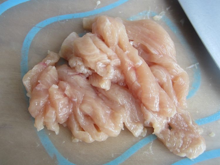 麻辣鸡丝卷饼步骤1