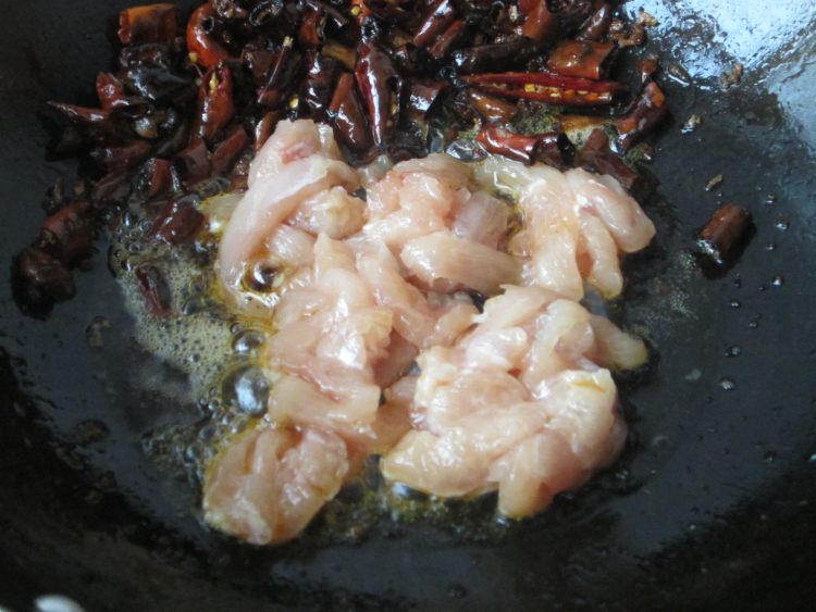 麻辣鸡丝卷饼步骤4
