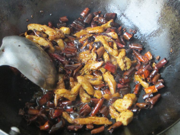 麻辣鸡丝卷饼步骤6