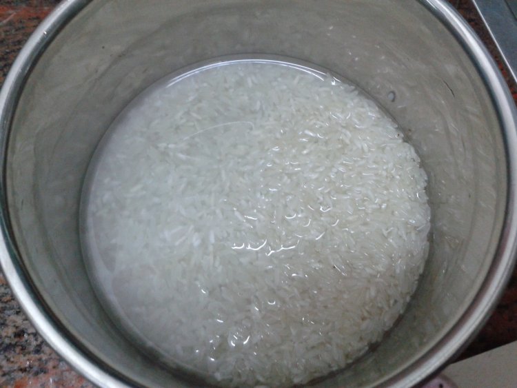 香菇鸡粥步骤1