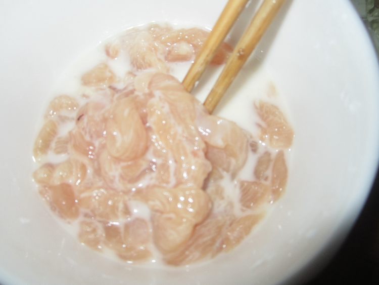 白菜叶鸡丝汤步骤2