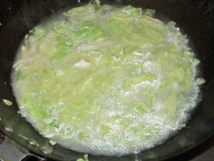 白菜叶鸡丝汤步骤8