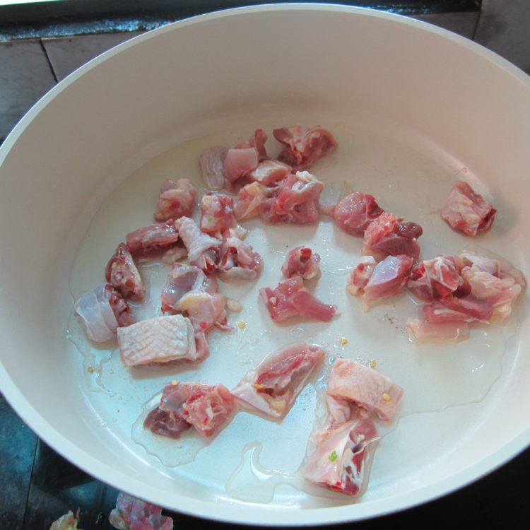 鸡肉南瓜丁步骤2