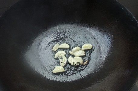 板栗焖鸡步骤3