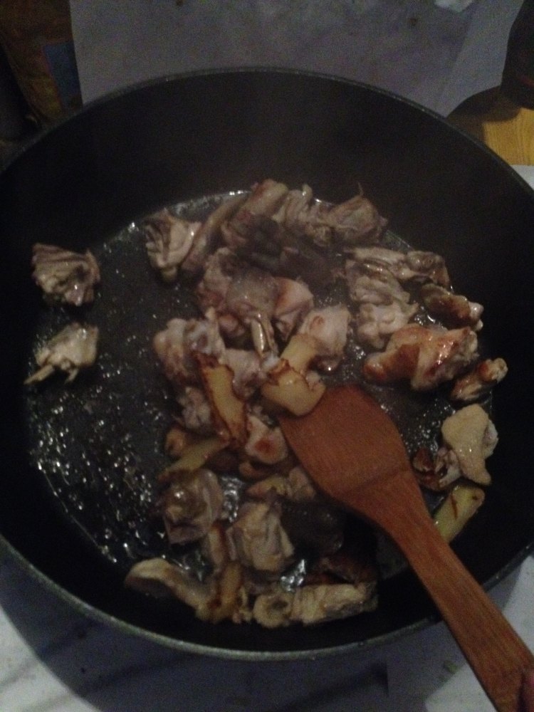 香菇鸡肉步骤7
