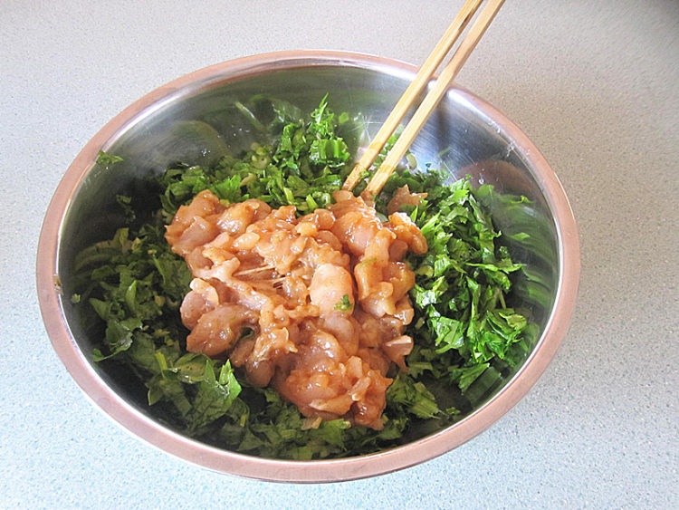 芹菜鸡肉煎饼步骤3