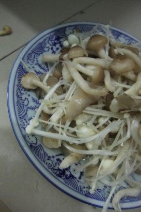 菌菇鸡汤步骤3
