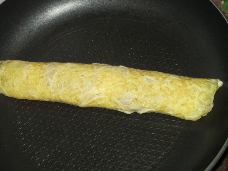 葱香鸡肉蛋卷步骤9