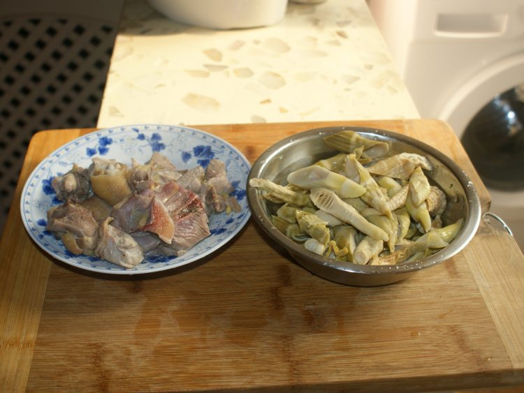 笋子烧鸡步骤2
