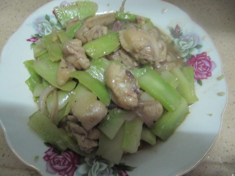 西兰花头炒鸡肉步骤11