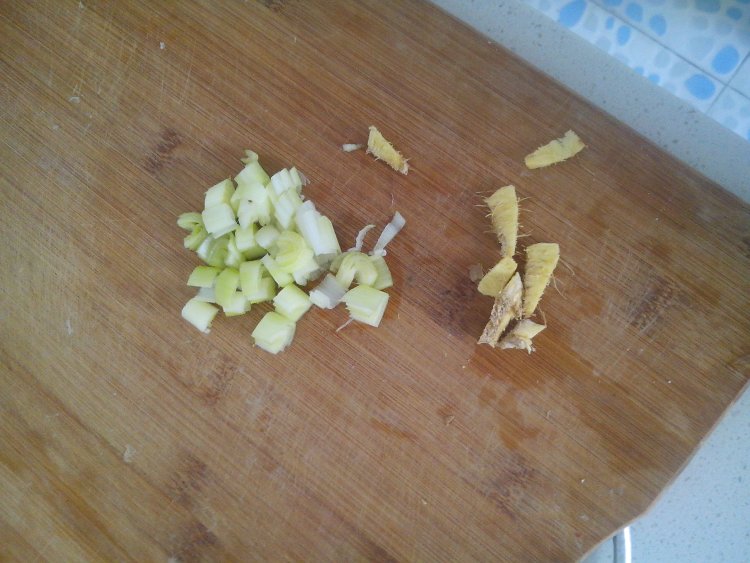 茄子炖鸡块步骤4