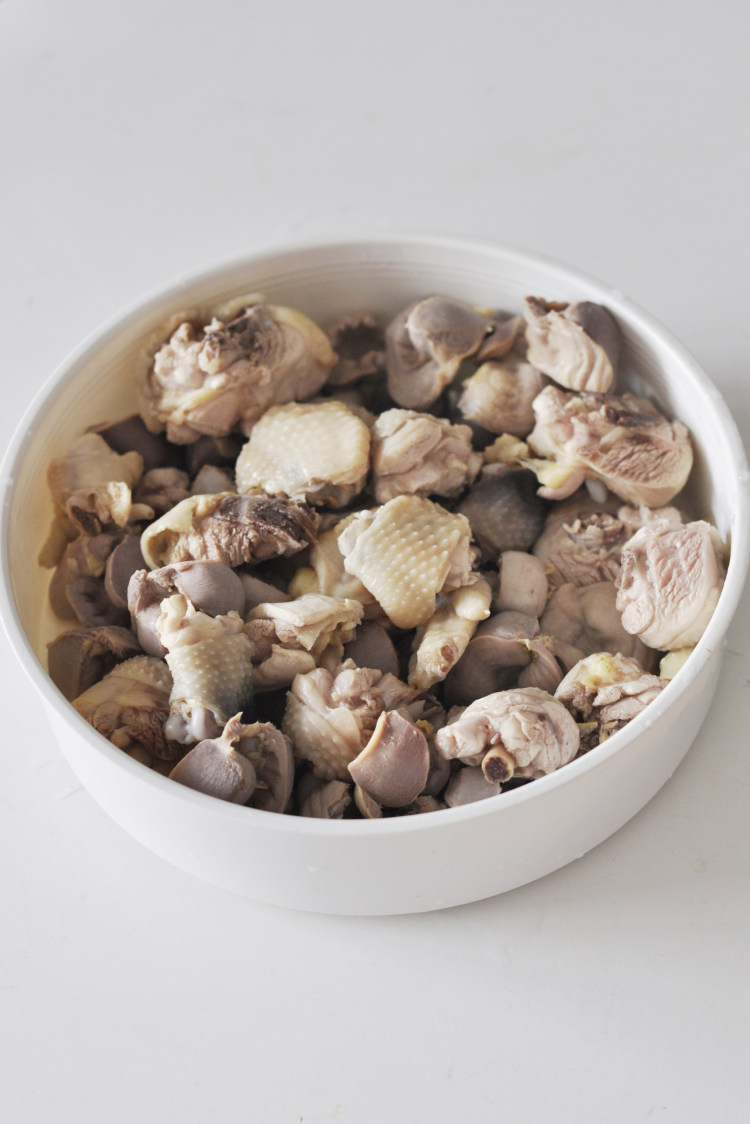 茶树菇烧鸡步骤3