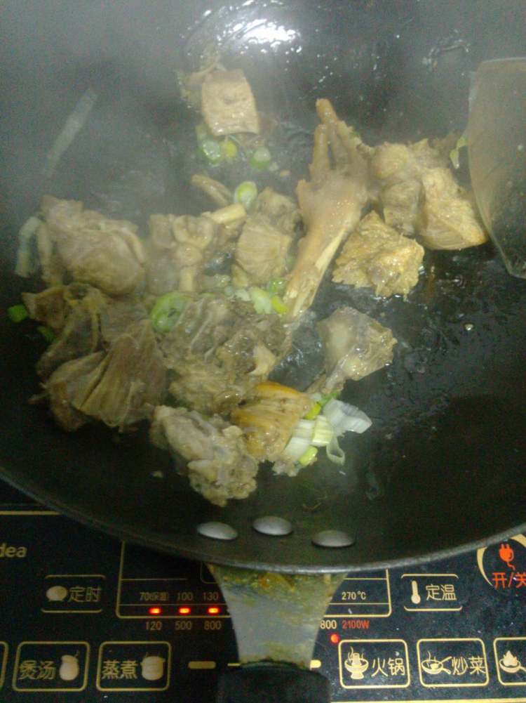 辣椒炒鸡肉步骤6