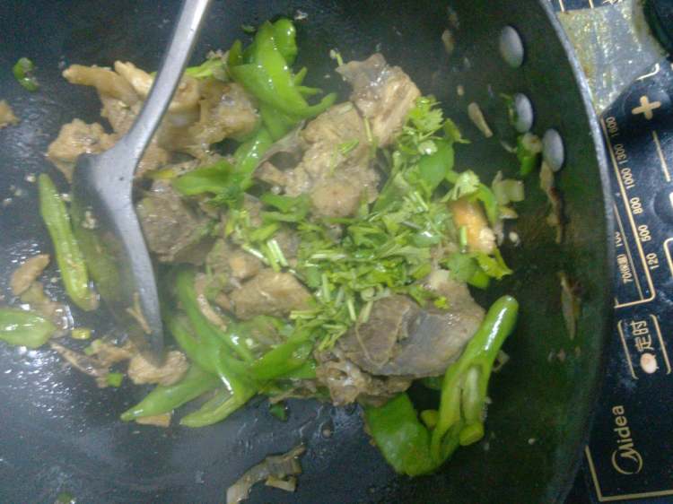 辣椒炒鸡肉步骤9