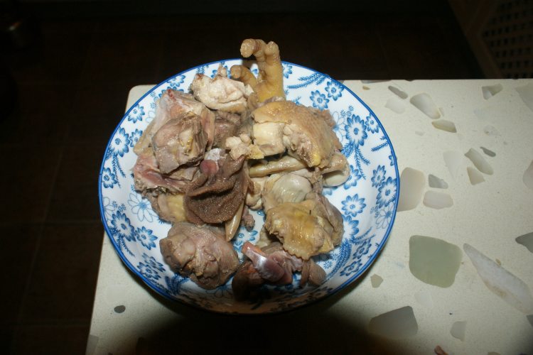 茶树菇墨鱼炖鸡步骤3