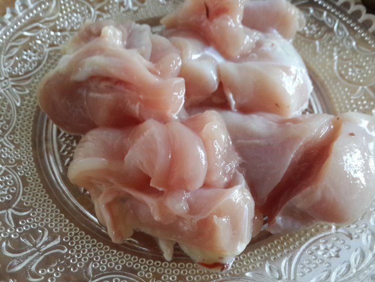 鸡块炖土豆步骤1
