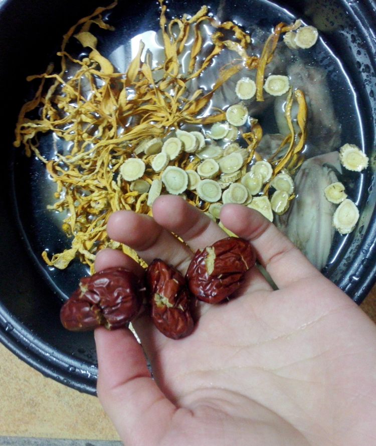 虫草花炖鸡汤步骤5