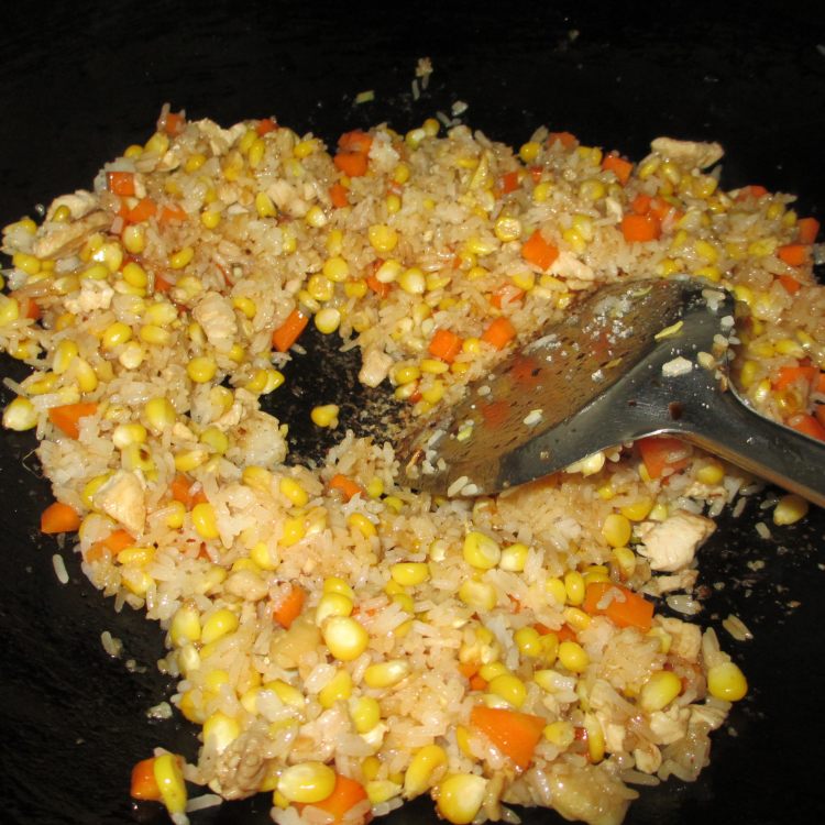 鸡肉红萝卜玉米焗饭步骤4