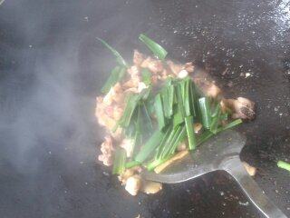 子姜炒鸡肉步骤8