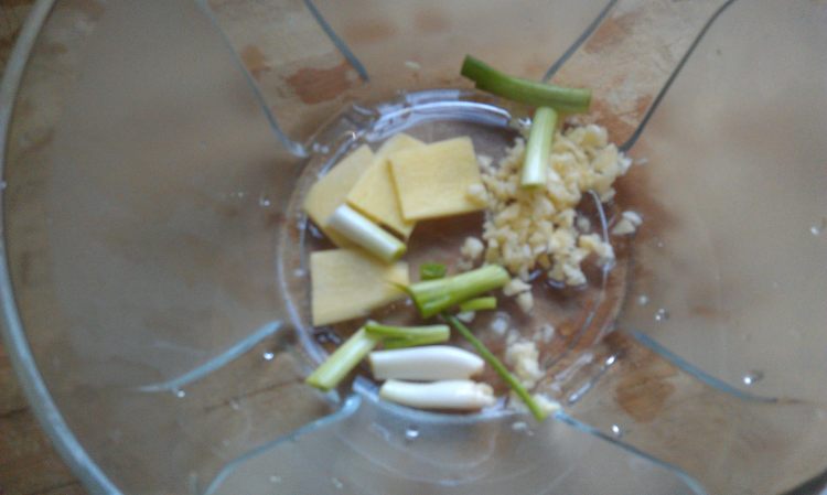 板栗蒸鸡步骤2
