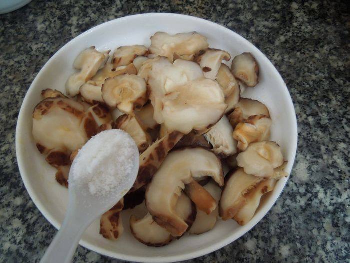 花菇蒸鸡步骤4