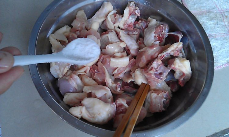荷香鸡步骤2