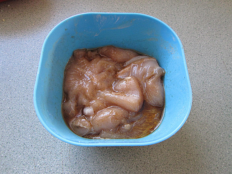 九层塔煎鸡肉步骤4