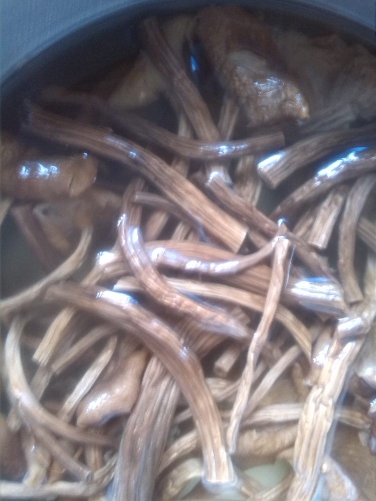 茶树菇煲鸡汤步骤2