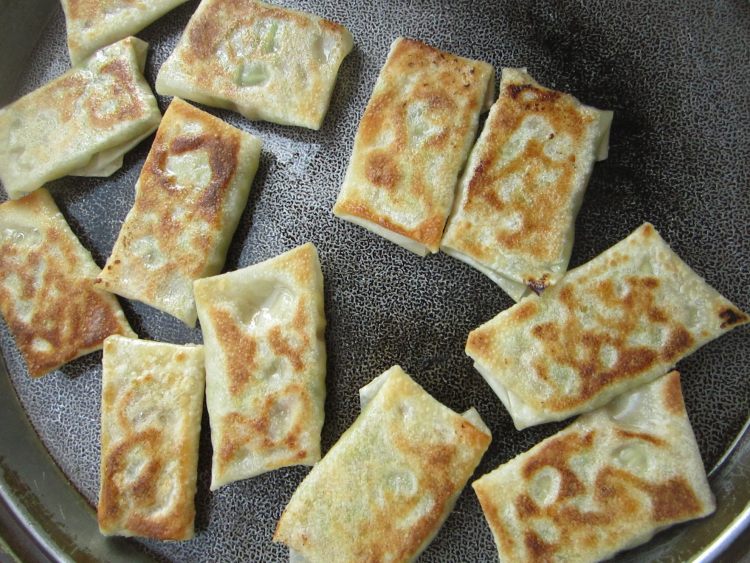 馄饨皮小饼步骤7